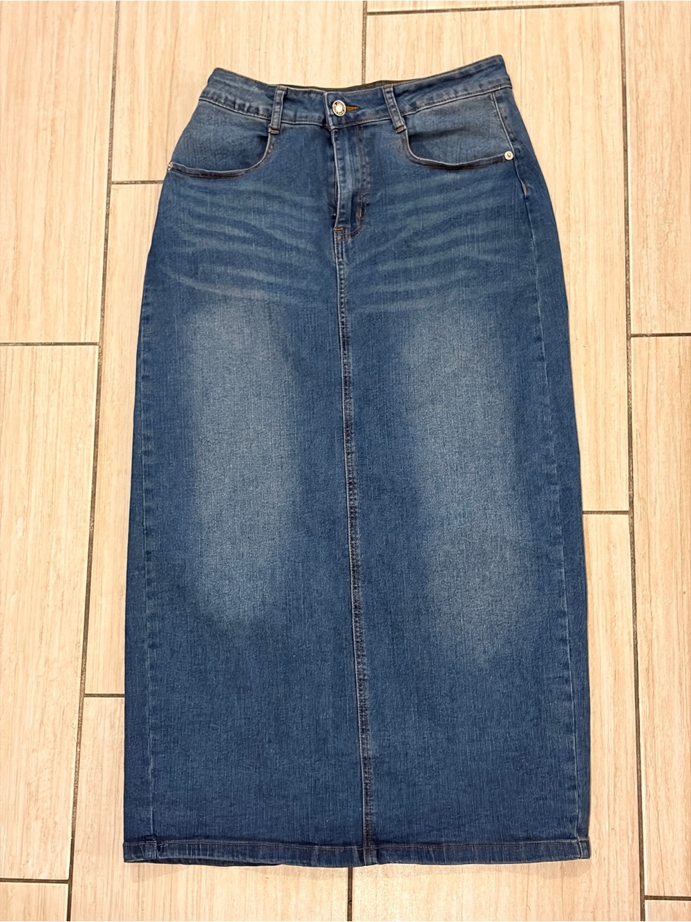 Classic Straight-Leg Jeans Skirt in Dark Blue Denim